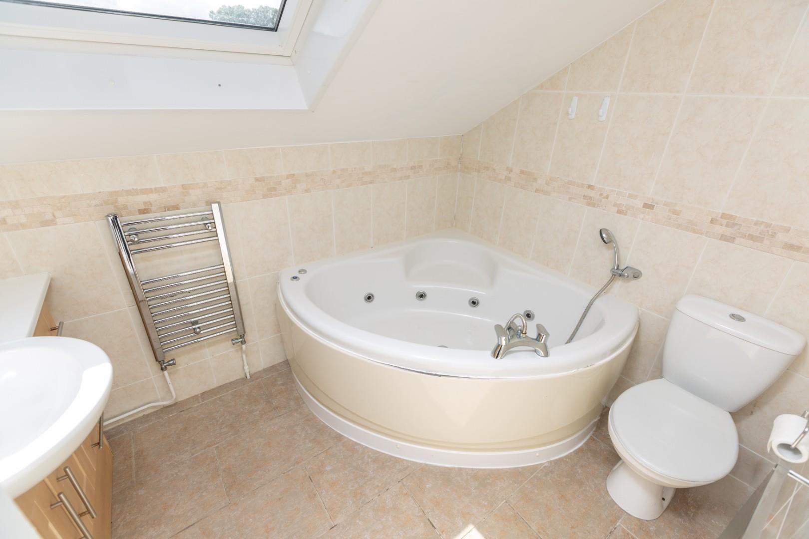 Whitegates, Mayals, Swansea, SA3 5HW